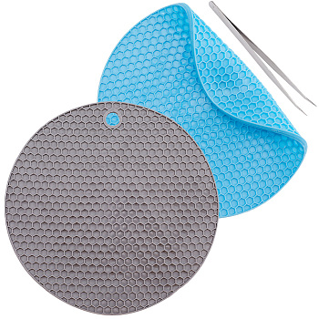 2Pcs 2 Colors Flat Round Rubber Hot Mats for Hot Dishes, Honeycomb Pattern Heat Resistant Heat Insulation Pad Kitchen Tool, with 1Pc Iron Beading Tweezers, Mixed Color, Mat: 170x4.5mm, Tweezer: 132x9.6x2mm