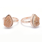 Electroplate Natural Druzy Quartz Crystal Finger Rings, with Eco-Friendly Brass Findings, Lead Free & Cadmium Free, Long-Lasting Plated, Flat Round, Size 7, Real Rose Gold Plated, PeachPuff, 17mm(RJEW-I055-06RG-RS)
