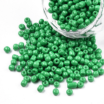 8/0 Baking Paint Glass Seed Beads, Round Hole, Round, Green, 3~3.5x2mm, Hole: 1~1.2mm, about 10000Pcs/pound