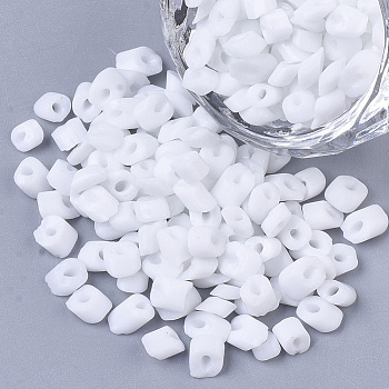 6/0 Baking Paint Glass Seed Beads, Oblique Cut Beads, Opaque Colours, White, 6/0, 4~8x3.5~4.5x2.5~3mm, Hole: 0.9mm, about 5000pcs/bag