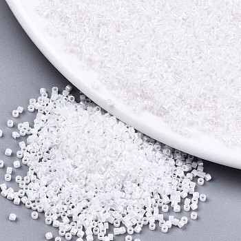 11/0 Grade A Baking Paint Glass Seed Beads, Cylinder, Uniform Seed Bead Size, Opaque Colours Luster, White, about 1.5x1mm, Hole: 0.5mm, about 20000pcs/bag