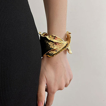 Fashionable Alloy Cuff Bangles for Women, Golden, 1-7/8~2 inch(4.9~5.2cm), Inner Diameter: 1-7/8x1-1/2 inch(6.3x3.7cm)