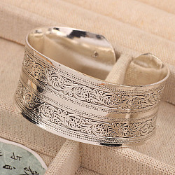 Tibetan Style Alloy Cuff Bangles, Wide Band Bangles for Women, Antique Silver, Flower, 1-1/8 inch(2.7cm), Inner Diameter: 2-1/4 inch(5.8cm)(FS-WGDEA5F-02)